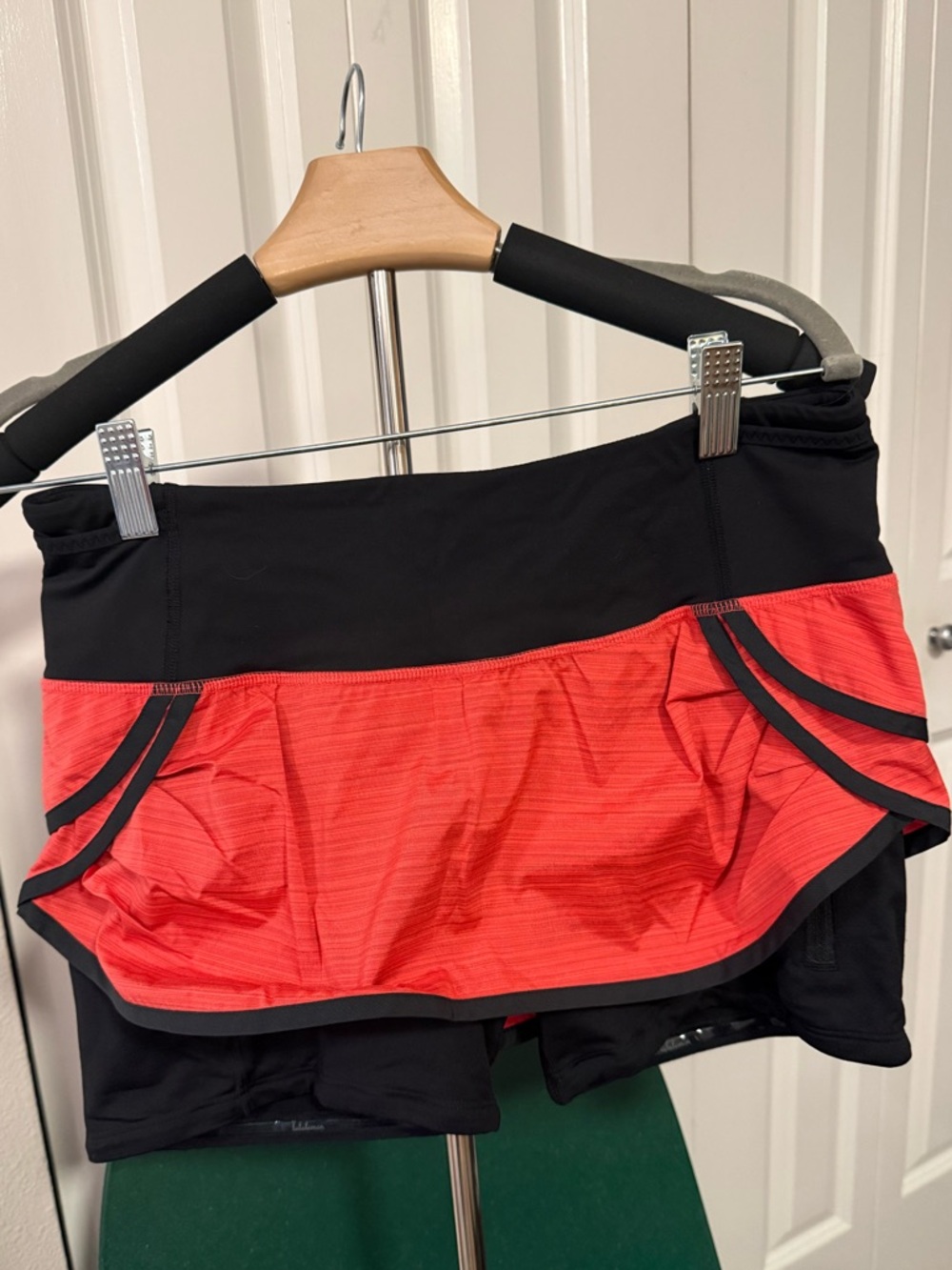 Lululemon Speed Squad Running Skirt with shorts black and red stripe 6